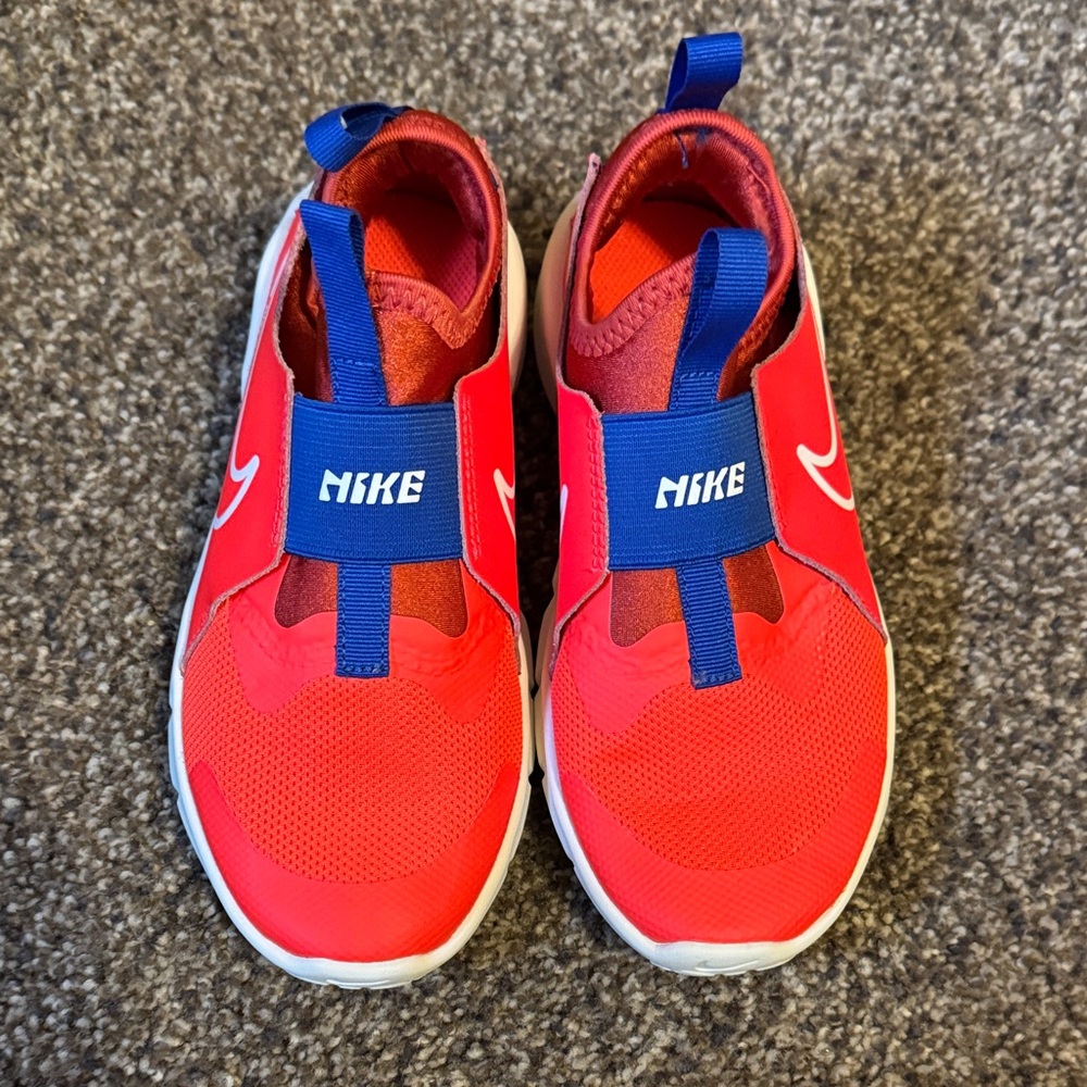 NWOT Nike Slip-On Sneakers Lightweight Mesh 1Y